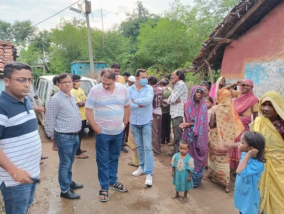 IMG 20240812 WA0084 उल्टी - दस्त प्रभावित क्षेत्र अमीरगंज पड़रवारा पहुंचे विधायक श्री जायसवाल