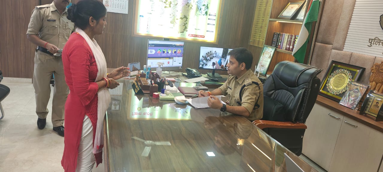 कटनी में ऑनलाइन जनसुनवाई: पुलिस अधीक्षक ने सुनी आमजन की समस्याएं 1 1000851040 कटनी में ऑनलाइन जनसुनवाई: पुलिस अधीक्षक ने सुनी आमजन की समस्याएं