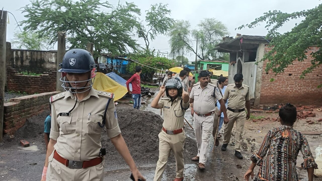कटनी पुलिस की संदिग्ध अपराधियों के डेरों पर एक और बड़ी कार्यवाही* 2 1000637997 कटनी पुलिस की संदिग्ध अपराधियों के डेरों पर एक और बड़ी कार्यवाही*