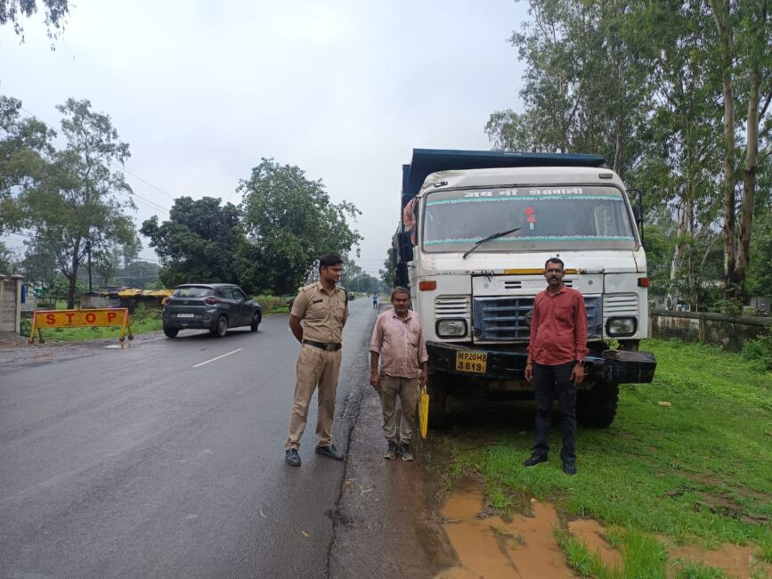 1000695187 1 बरही पुलिस की ओवरलोड ट्रक एवं लापरवाही पूर्वक खतरनाक तरीके से ट्रक चलाने वालों पर सख्त कार्रवाई