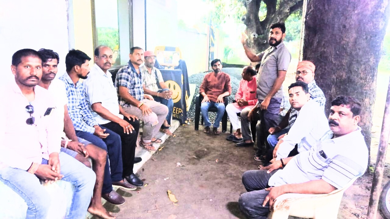 1000722137 भाजपा मंडल खितौली अंतर्गत ग्राम केवलारी में बैठक आयोजित की गई