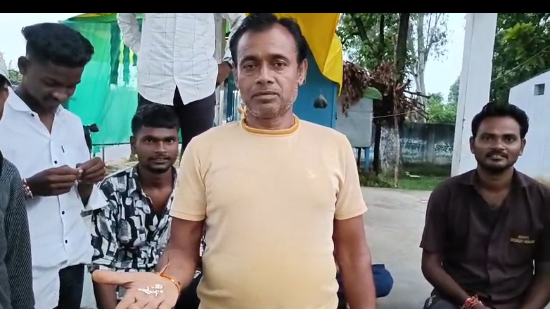 1000772646 कटनी: हर्रवाह पंचायत की राशन दुकान से प्लास्टिक नुमा चावल वितरण का बड़ा खुलासा