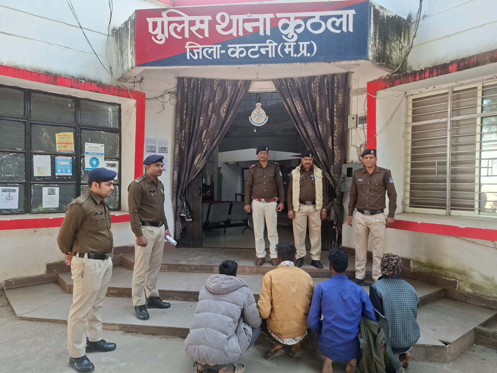 ठेकेदार के साथ लूट करने वाले आरोपी कुठला पुलिस की गिरफ्त में 💥 7 1001176482 ठेकेदार के साथ लूट करने वाले आरोपी कुठला पुलिस की गिरफ्त में 💥