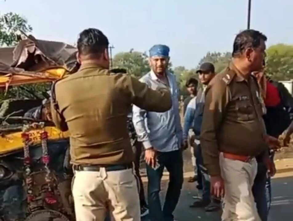 झरेला मोड़ पर भीषण सड़क हादसा: ऑटो–लोडर की टक्कर में युवक की मौत, तीन गंभीर घायल* 2 1001212284 झरेला मोड़ पर भीषण सड़क हादसा: ऑटो–लोडर की टक्कर में युवक की मौत, तीन गंभीर घायल*