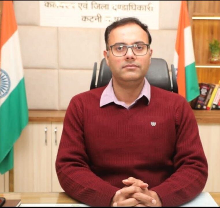 1001215851 सीएम हेल्पलाइन की शिकायतों के निराकरण के मामले में कटनी टॉप 5 जिलों में शामिल