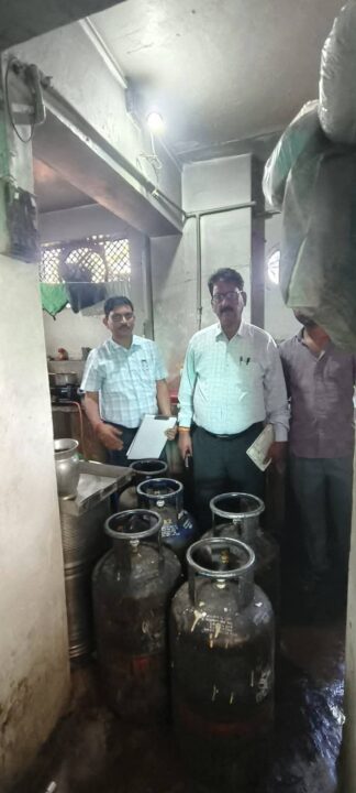 बरही में अवैध एलपीजी भंडारण पर कार्रवाई 2 1001497869 बरही में अवैध एलपीजी भंडारण पर कार्रवाई
