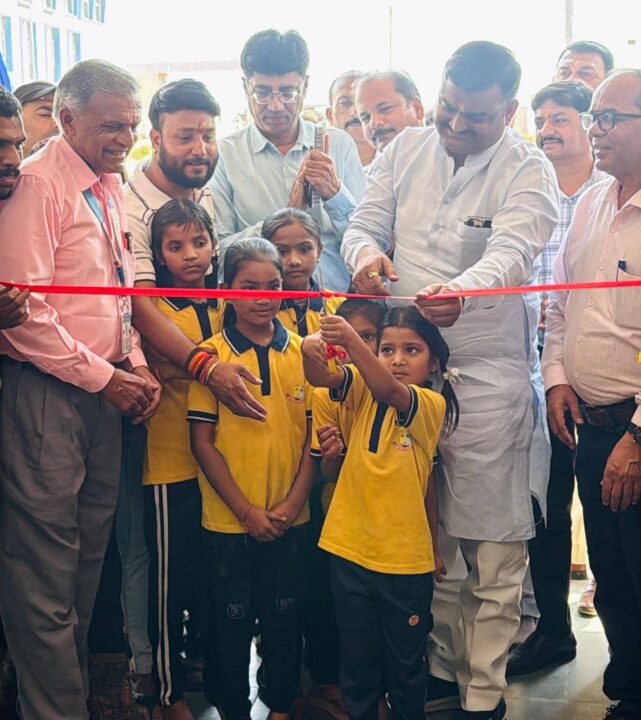 1001515986 सांदीपनि विद्यालय बहोरीबंद में ‘स्कूल चले हम’ अभियान का हुआ भव्य शुभारंभ