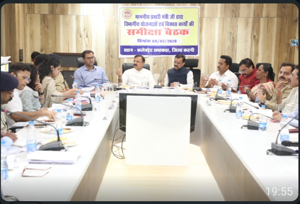 1001791241 जनहित के हर मुद्दे पर सरकार गंभीर, विकास कार्यों में नहीं चलेगी ढिलाई — प्रभारी मंत्री श्री उदय प्रताप सिंह