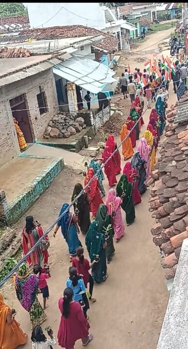 1001911913 नवांकुर सखी हरियाली यात्रा का हुआ भव्य आयोजन