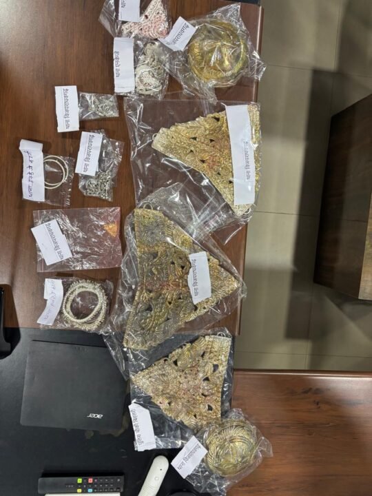 1001933035 1 शारदा माता मंदिर चोरी का खुलासा,विजयराघवगढ़ पुलिस को मिली बड़ी सफलता