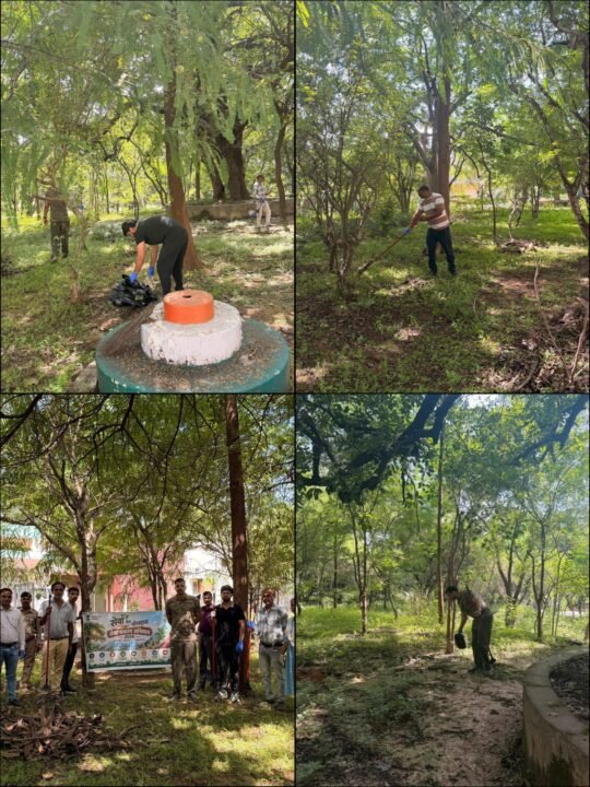 IMG 20261004 WA0012 सेवा मेरा योगदान” अभियान के तहत वन मंडल कार्यालय परिसर में स्वच्छता अभियान