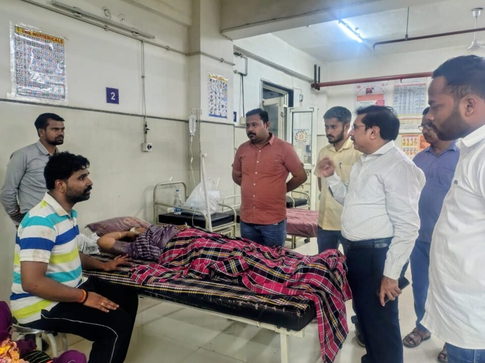 IMG 20261005 WA0003 मरीजों की समस्याओं पर तत्काल सक्रिय हुए जिला पंचायत उपाध्यक्ष अशोक विश्वकर्मा