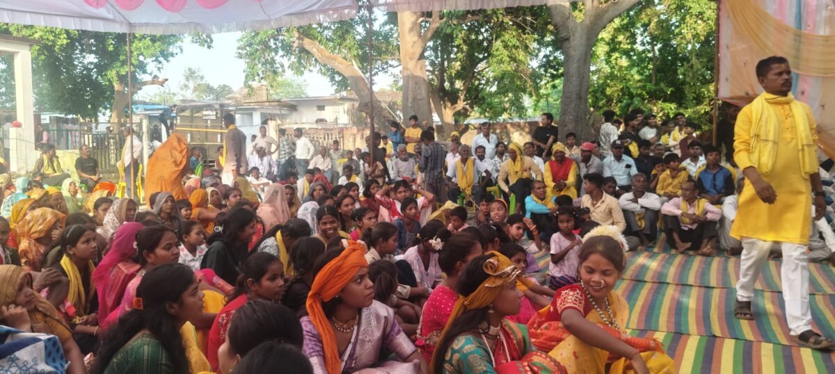 IMG 20261006 WA0033 ग्राम हदरहटा में धूमधाम से मनाई गई रानी दुर्गावती जयंती, महापुरुषों की विचारधारा को आगे बढ़ाने का लिया संकल्प