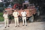 IMG 20261016 WA0006 1 बिना वैध दस्तावेज रेत का परिवहन करते ट्रैक्टर-ट्रॉली जब्त