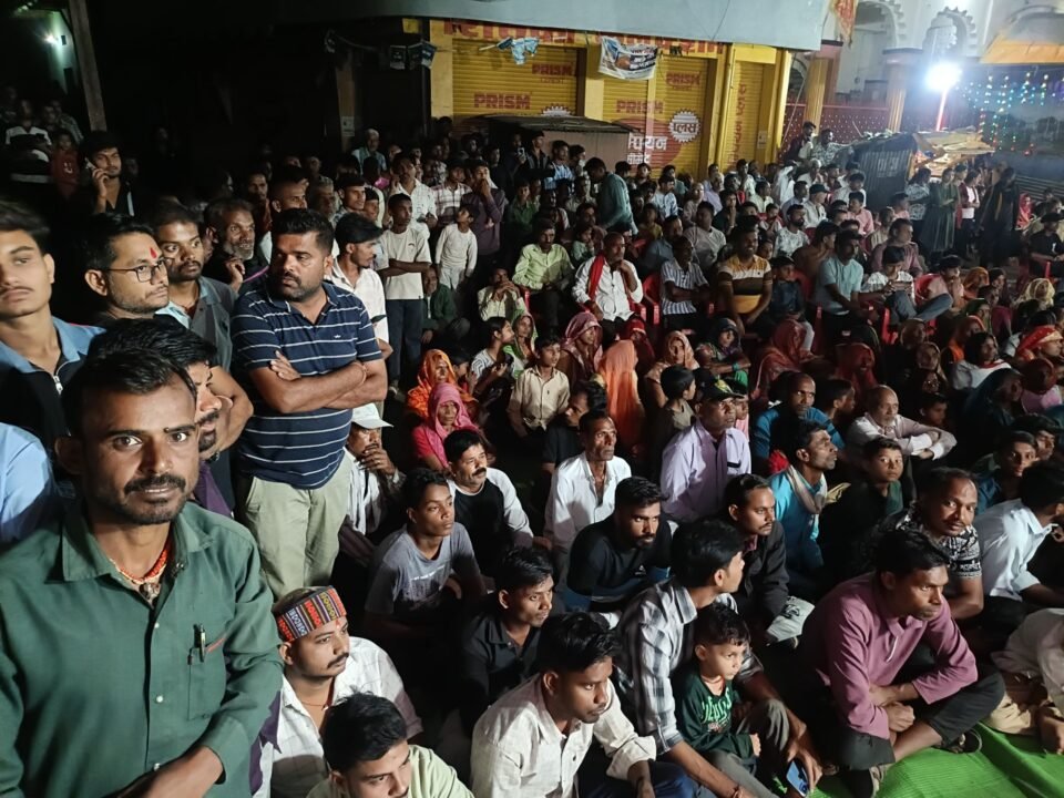 IMG20261016212412 खितौली में देवी जागरण एवं गरबा कार्यक्रम में बच्चों ने बिखेरा प्रतिभा का रंग
