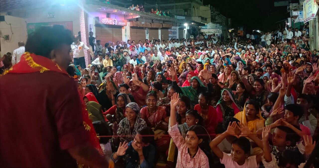 IMG 20261018 232832 खितौली में अशोक चौक दुर्गा उत्सव समिति का भव्य देवी जागरण,